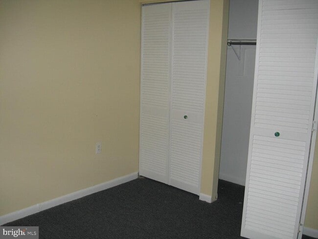 Building Photo - 1048 South St