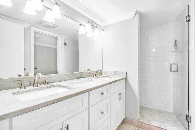 Building Photo - 13329 Polo Club Rd