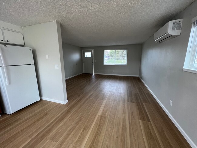 Building Photo - 3100 Juanipero Way