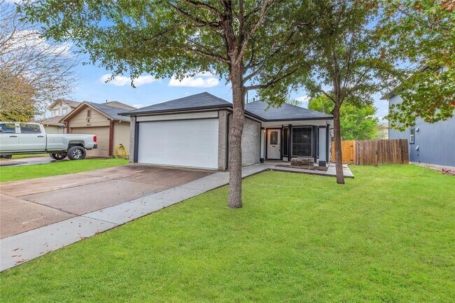 Building Photo - 16613 Jaron Dr