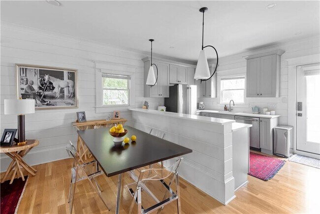 Building Photo - 544 Winton Terrace NE