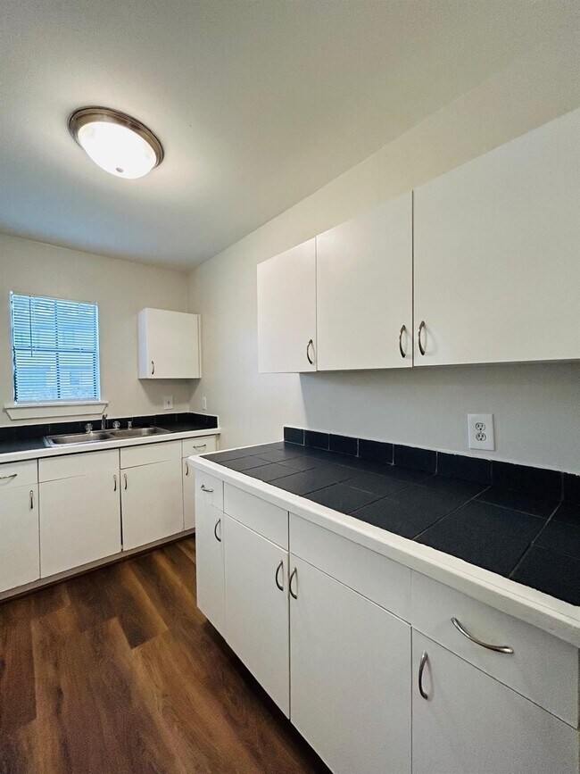 Building Photo - 3629 N MacGregor Way