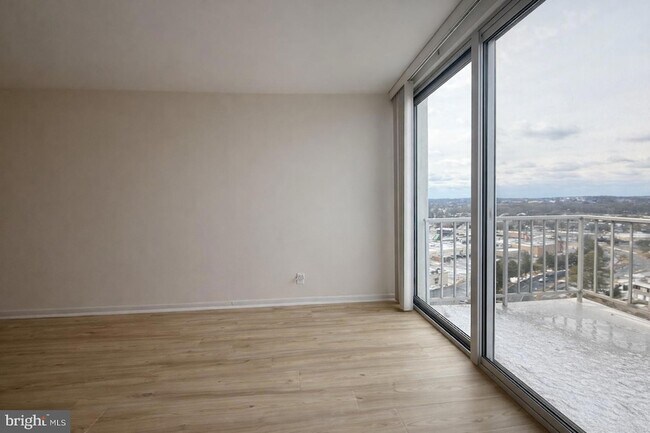 Building Photo - 301 N Beauregard St