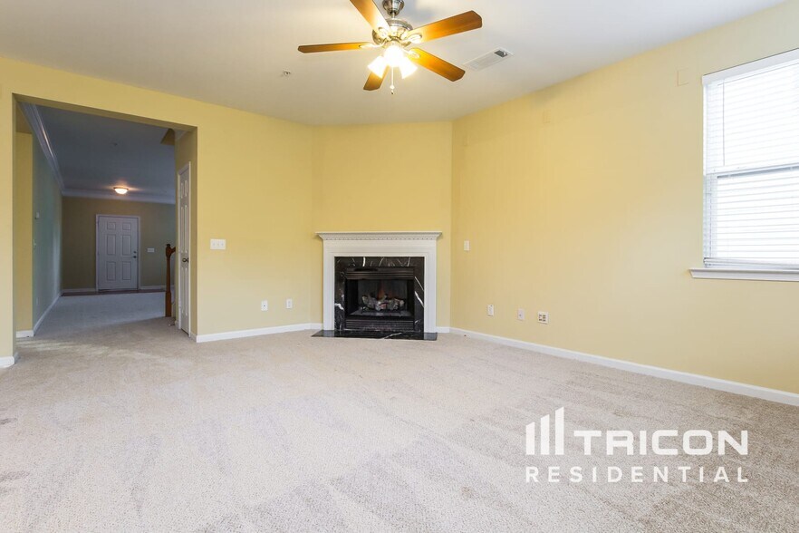 Building Photo - 534 Briarfield Xing NW