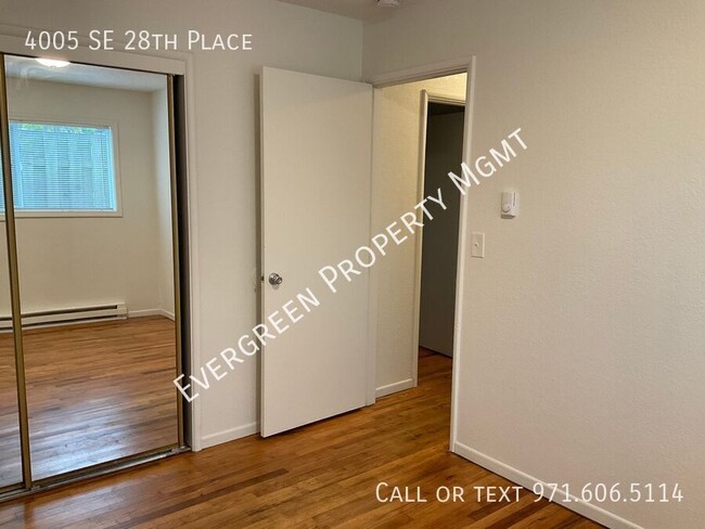 Building Photo - MOVE IN READY! $1,495 2BR/1BA With a Yard ...