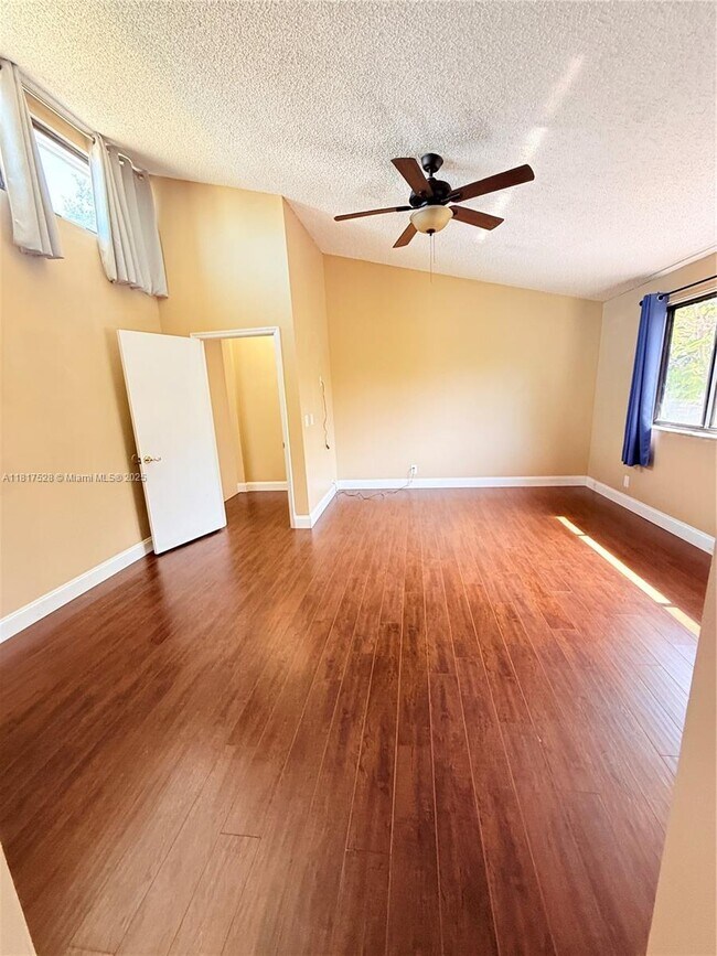 Building Photo - 363 W Camino Real