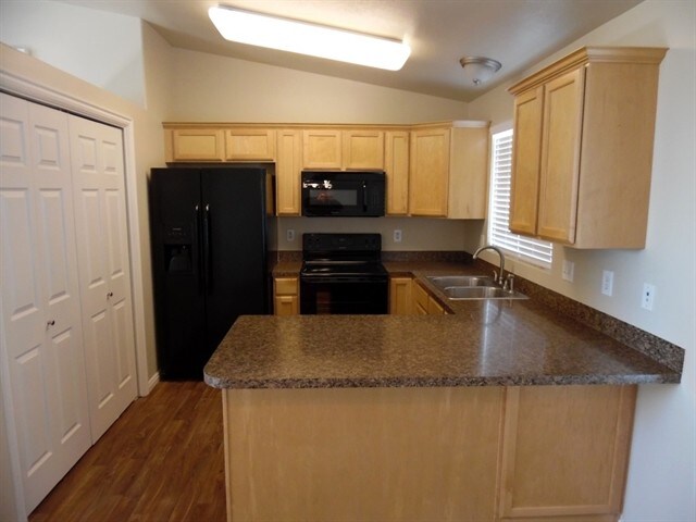 Building Photo - 2872 W 2075 S