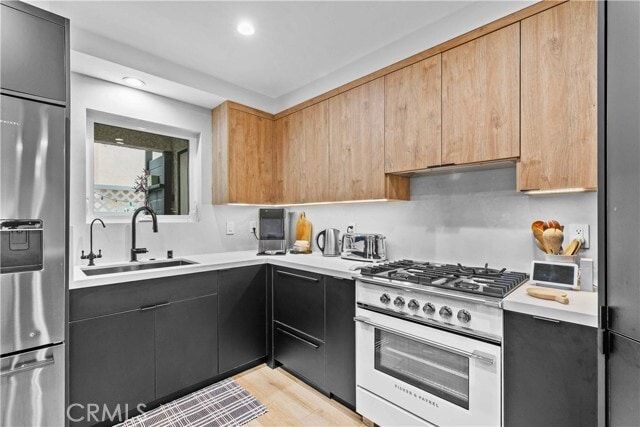 Building Photo - 635 E Magnolia Blvd