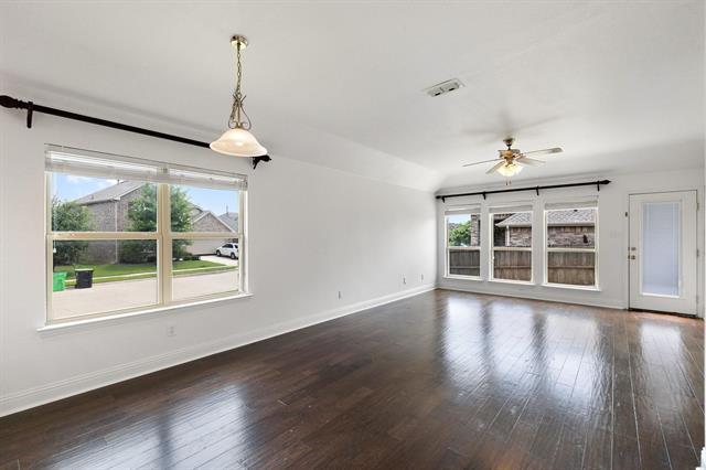 Building Photo - 920 Kinghaven Dr