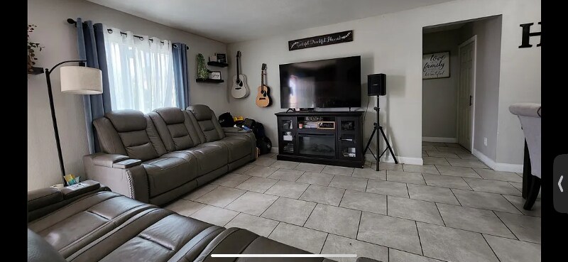 Building Photo - 3671 Villa Knolls E Dr