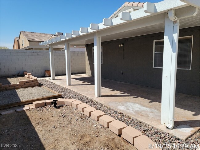Building Photo - 5250 Panguitch Dr