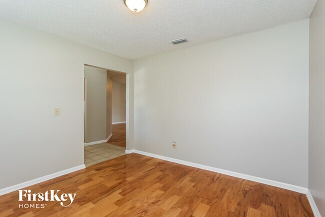 Building Photo - 8047 Queensferry Ln