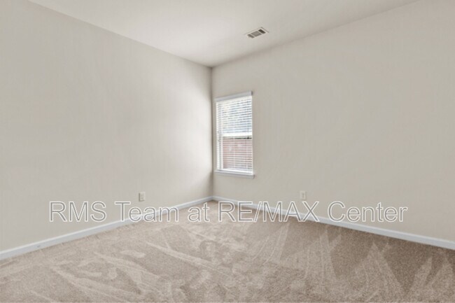 Building Photo - 3379 Gardenside Walk SW