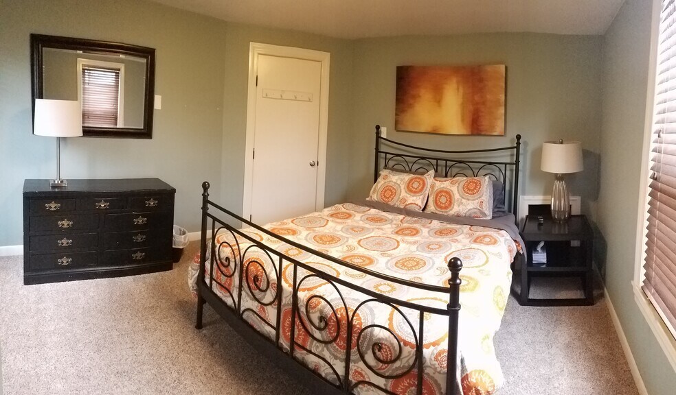 Building Photo - 32 Hevey St