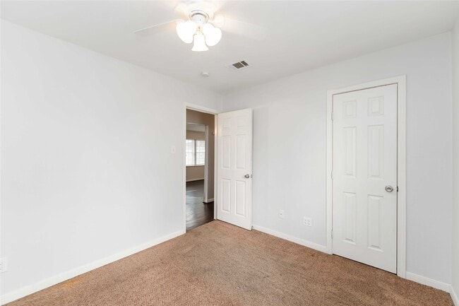 Building Photo - 3122 Sunnydale Dr