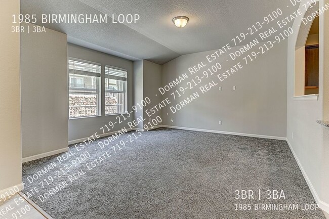 Building Photo - Newer Townhome Vistas at Spring Creek