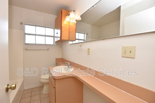 Building Photo - 1503 Hanson Ave