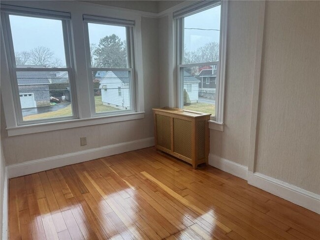 Building Photo - 15 Freeborn St