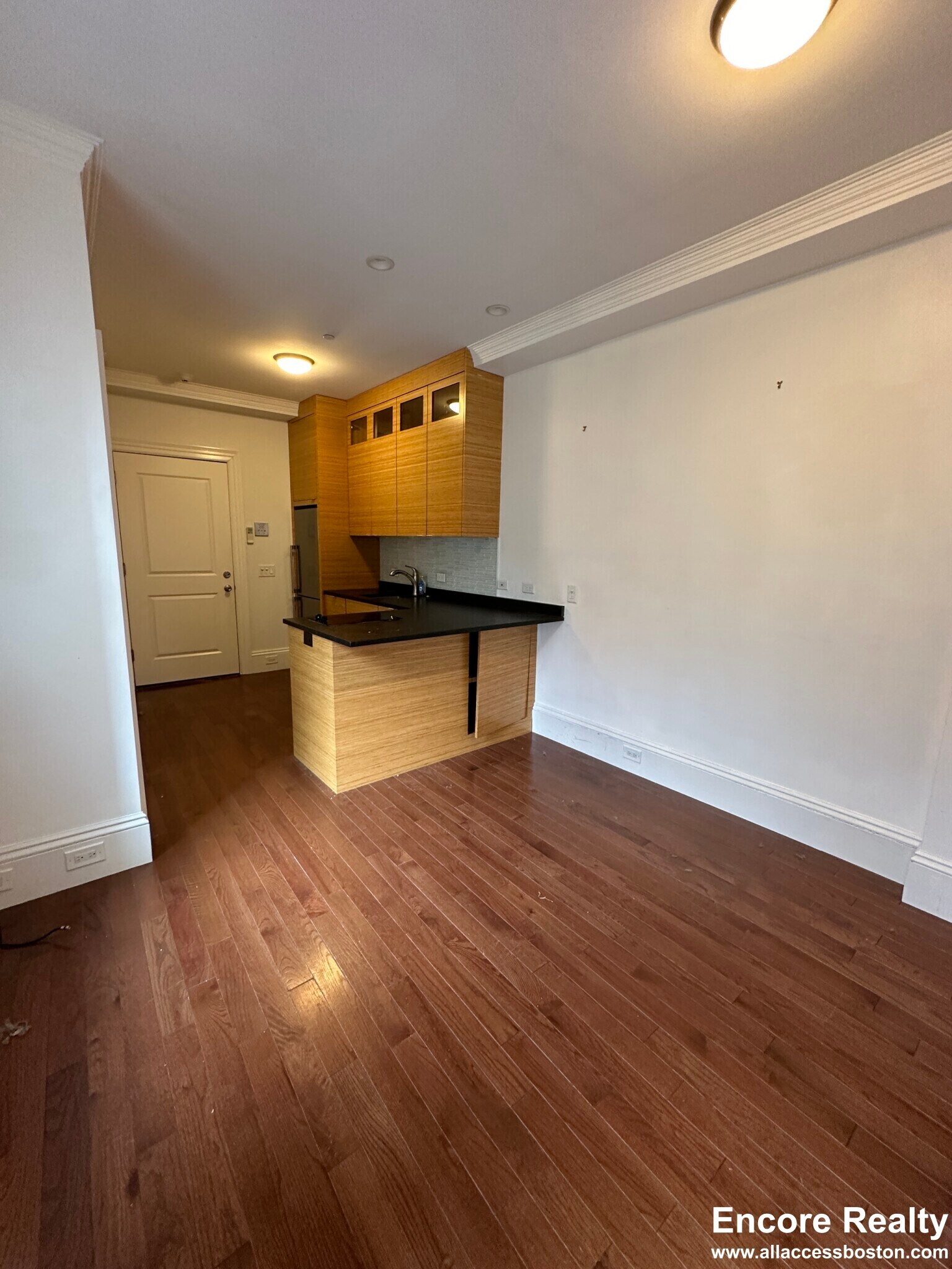 Building Photo - 98 Myrtle St