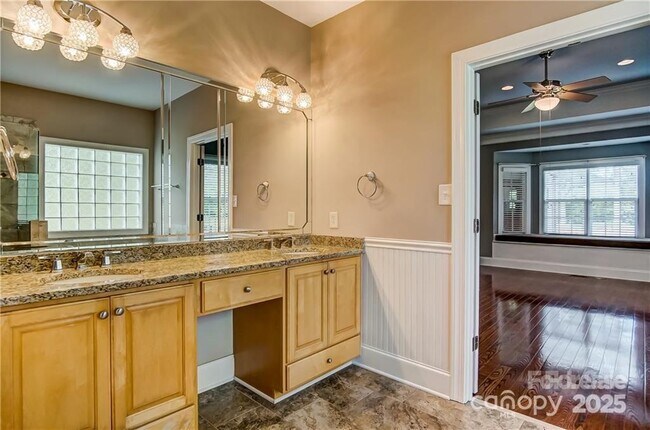 Building Photo - 8005 Weddington Downs Dr