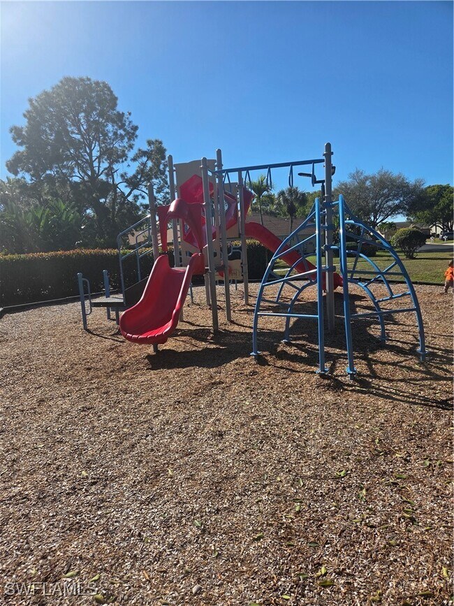 Building Photo - 22161 Tallwood Ct