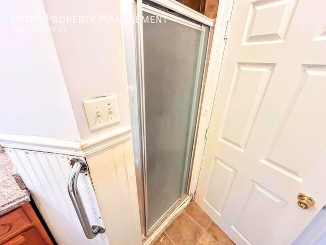 Building Photo - 5057 Brown St