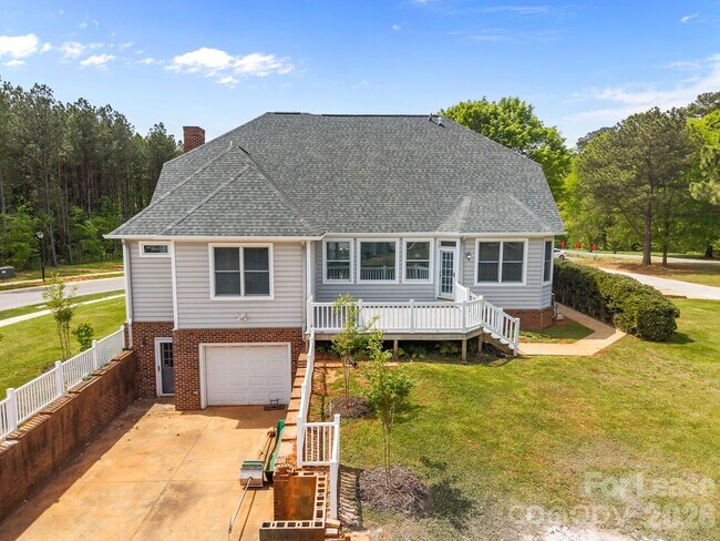 Building Photo - 5109 McCallum Mdws Dr