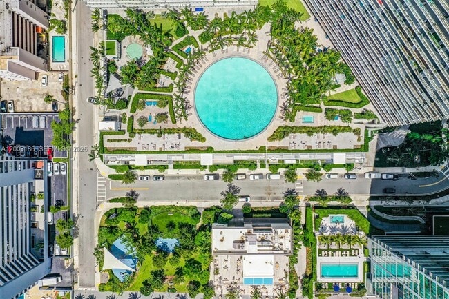 Building Photo - 650 NE 32nd St