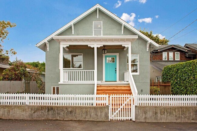 Building Photo - 10015 42nd Ave SW