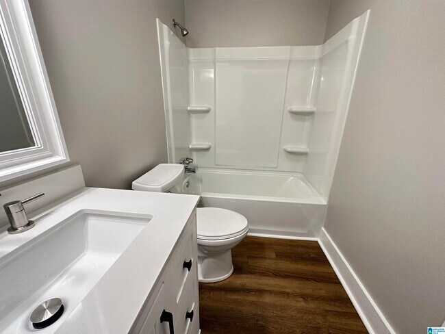 Building Photo - 6220 Cole Ave