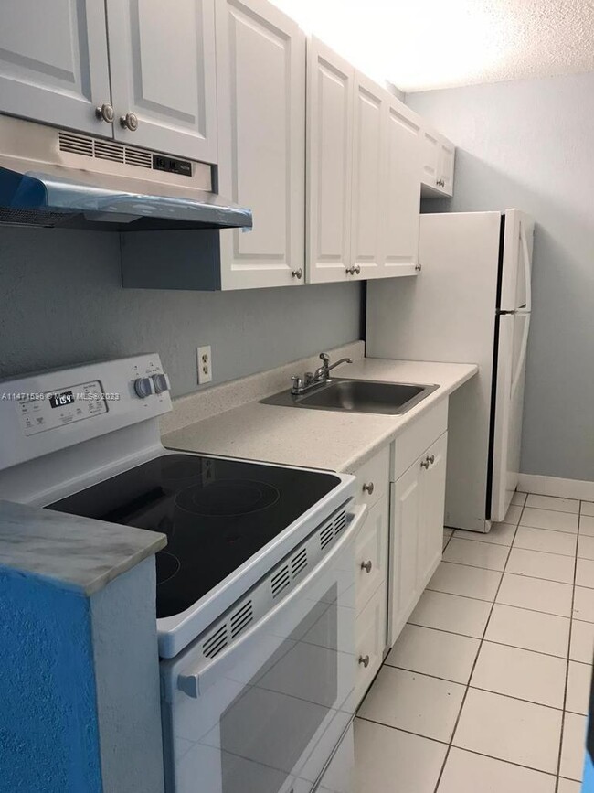 Building Photo - 1251 NE 108th St