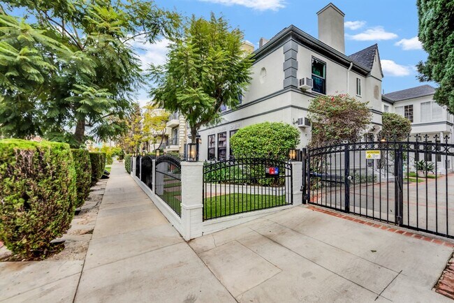 Building Photo - 644 Hauser Blvd
