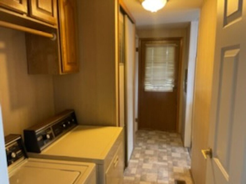 Building Photo - Southshore
