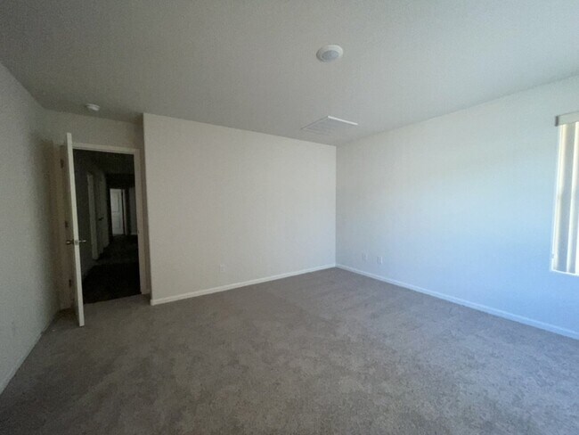 Building Photo - Coming Soon - 4 bed 2 bath spacious home with garage BHCRENT.COM