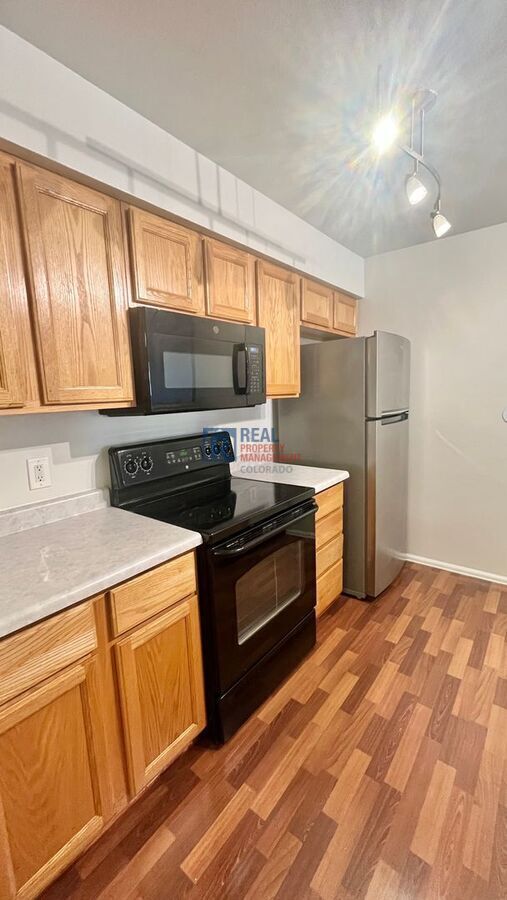 Building Photo - 10784 W 63rd Pl