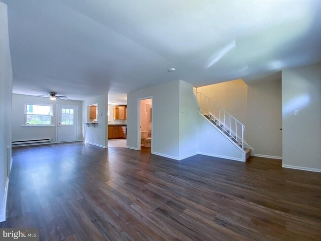 Building Photo - 366 Bala Terrace E