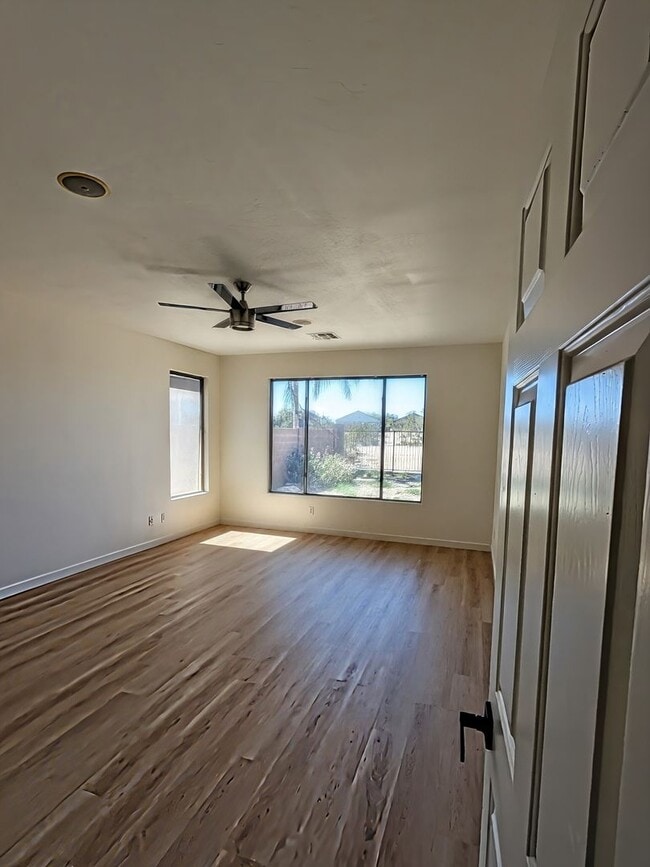 Building Photo - 29810 N Little Leaf Dr