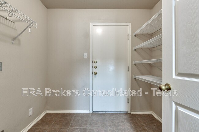 Building Photo - 130 Carmel Dr