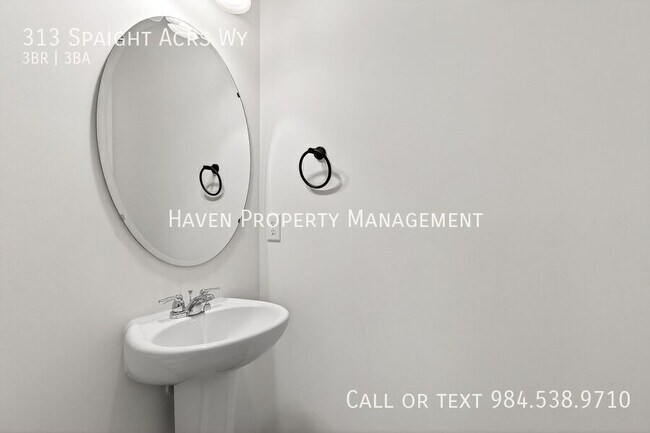 Building Photo - 313 Spaight Acrs Wy