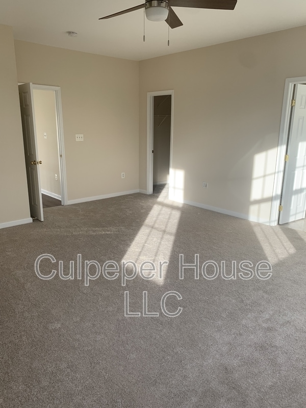 Building Photo - 43771 Maison Blanc Square