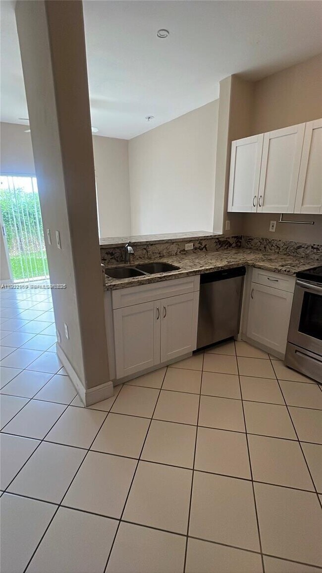 Building Photo - 2551 SE 16th Terrace