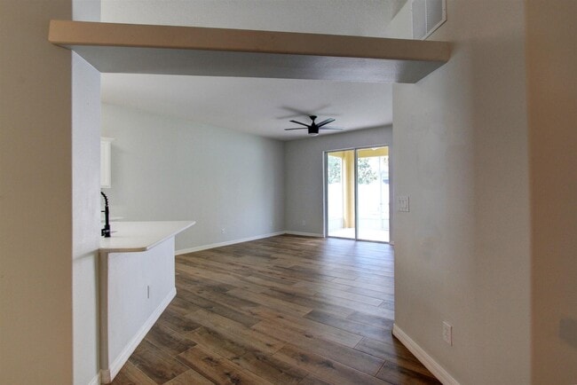 Building Photo - 5868 Duskywing Dr