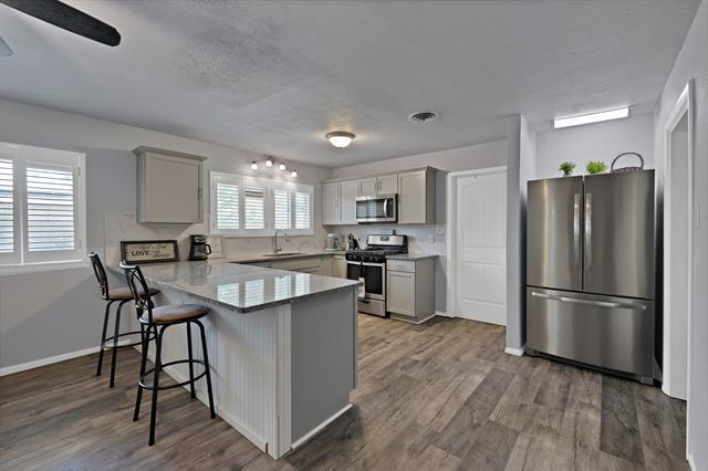 Building Photo - 1429 W Water St