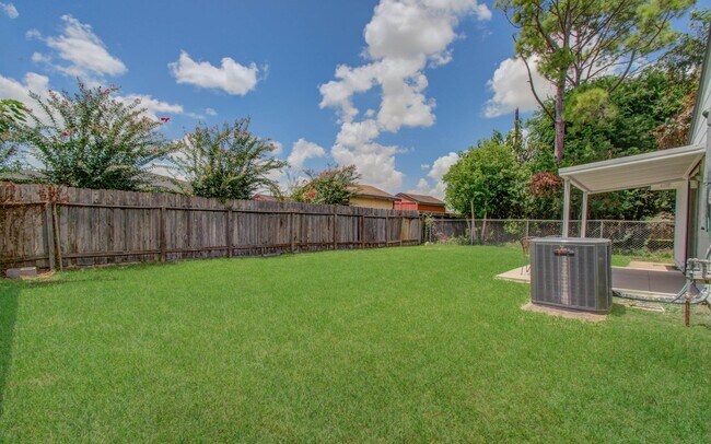 Building Photo - 11018 Long Gate Dr