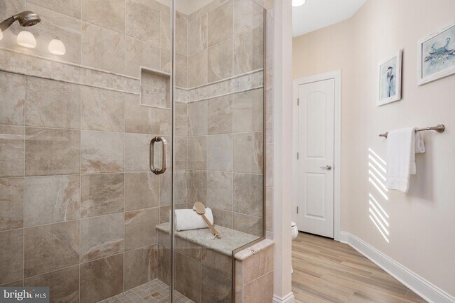 Building Photo - 1576 Bay Head Rd