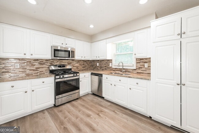 Building Photo - 2958 Quinbery Dr
