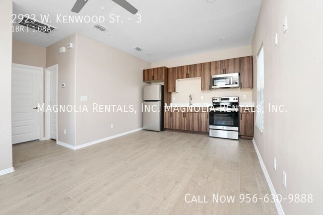 Building Photo - 2923 W Kenwood St