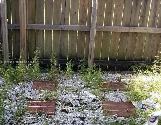 Building Photo - 981 NE 169th St