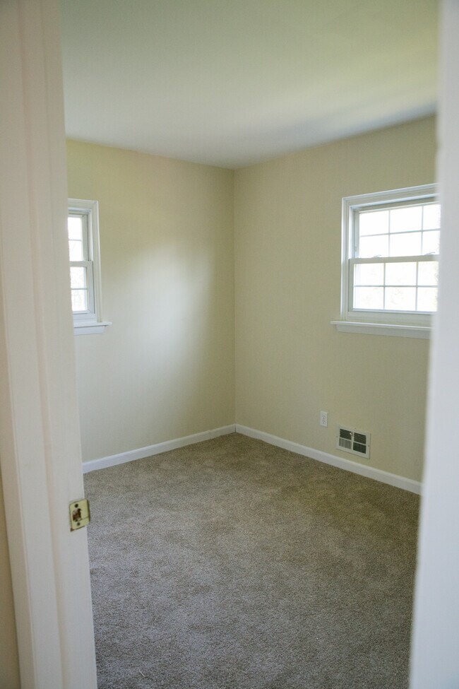 Bedroom - 244 Vollmer Pkwy