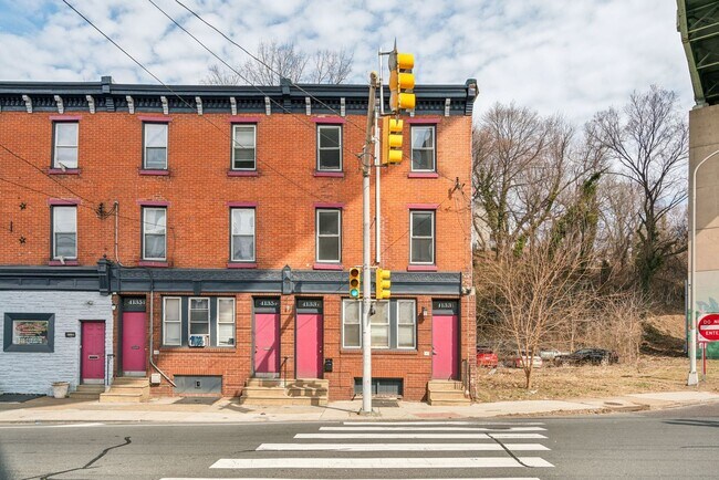 Building Photo - 4159 Ridge Ave